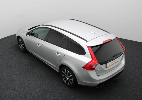 Volvo V60 cena 60999 przebieg: 195511, rok produkcji 2017 z Białystok małe 466